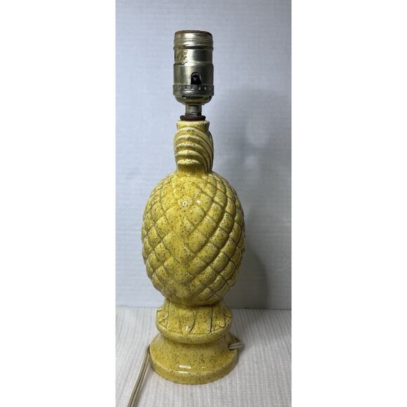 VTG Underwriters Laboratories Yellow Pineapple Ceramic Table Lamps - 2 MCM RETRO - Picture 10 of 16